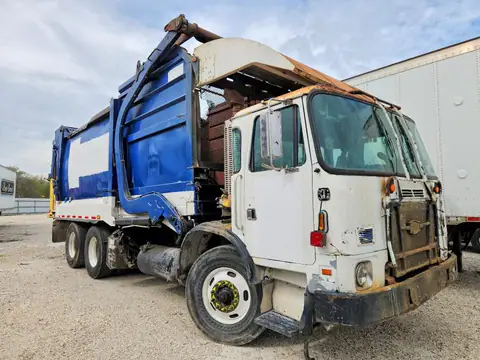5VCACLLE8GH221106 — 2016 Autocar LLC Xpeditor, All-over damage (All Over), before-repair photos