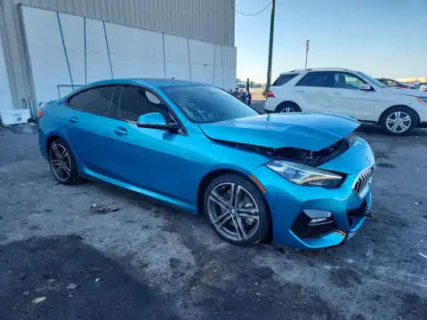 WBA73AK00M7G83548 — 2021 BMW 2ER, zdjęcie 4 z Copart, Przód