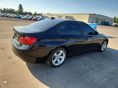 WBA3B1C59EP680450 — 2014 BMW 320, photo 3 from Copart 19.10.2026, Side