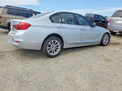 WBA8E1G36HNU18715 — 2017 BMW 320, photo 3 from Copart 20.10.2026, Front end