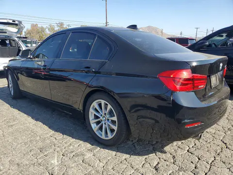 2017 BMW 320 VIN WBA8A9C52HK620177 фото 2