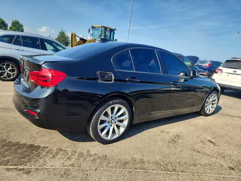 2018 BMW 320 VIN WBA8E5G5XJNU47102 фото 3