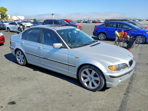 2002 BMW 325 VIN WBAEV33492KL68351 фото 4