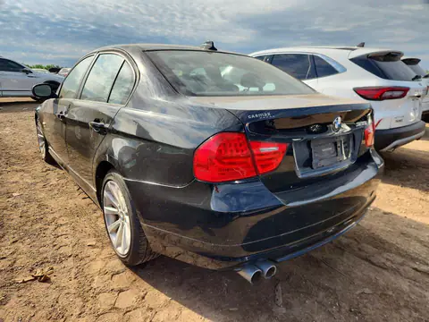 WBAPK7C54BA975037 — 2011 BMW 328, фото 2 с аукциона Copart 06.10.2026, Естественный износ
