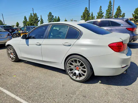 2012 BMW 328 VIN WBA3A5C56CF343747 фото 2