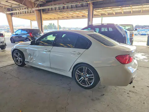 2013 BMW 328 VIN WBA3C1C5XDF439661 фото 2