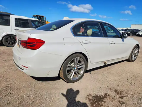 WBA8B9G5XHNU48468 — 2017 BMW 330, zdjęcie 3 z Copart 26.10.2026, Bok