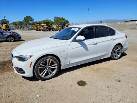 WBA8E1C30HA156896 — 2017 BMW 330E, Tył (Rear End), zdjęć przed naprawą