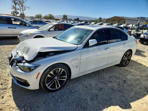 WBA8E1C55JA167612 — 2018 BMW 330E, ПЕРЕДНЯЯ ЧАСТЬ (Front End), фото до ремонта