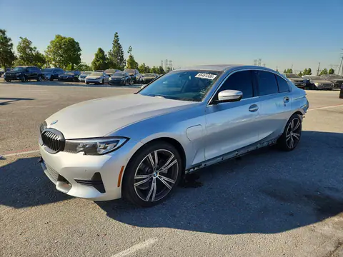 WBA5P7C05MFL13048 — 2021 BMW 330E, Задняя часть (Rear End), фото до ремонта