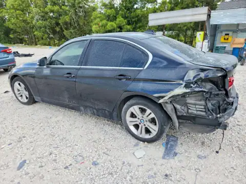 WBA8D9G56HNT91390 — 2017 BMW 3ER, photo 2 from Copart, Rear end