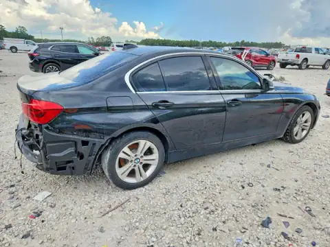 WBA8D9G56HNT91390 — 2017 BMW 3ER, photo 3 from Copart, Rear end