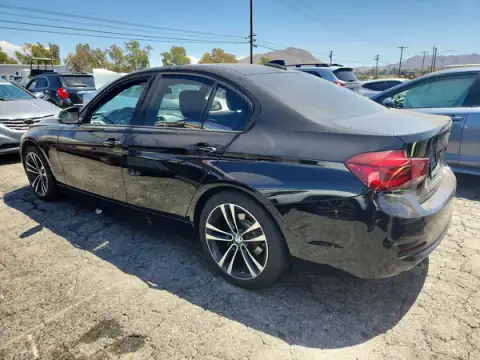 WBA8B9C54JEE83375 — 2018 BMW 3ER, photo 2 from Copart, Side