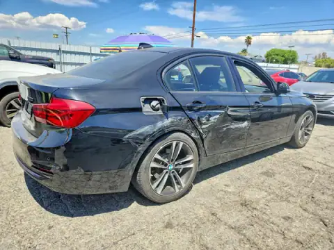 WBA8B9C54JEE83375 — 2018 BMW 3ER, photo 3 from Copart, Side