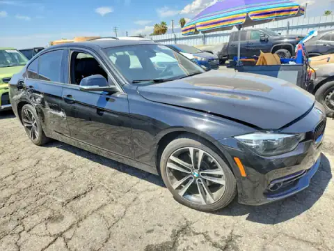 WBA8B9C54JEE83375 — 2018 BMW 3ER, photo 4 from Copart, Side