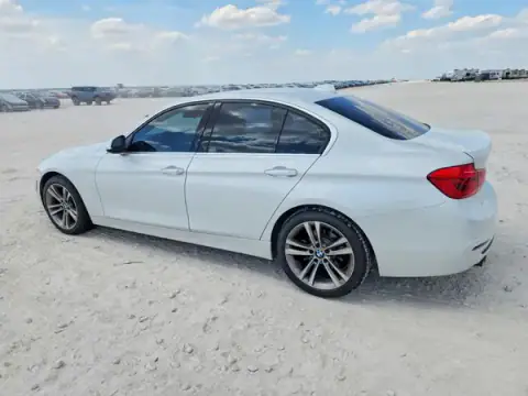 WBA8B9C51JK677375 — 2018 BMW 3ER, photo 2 from Copart 24.09.2026, Mechanical damage