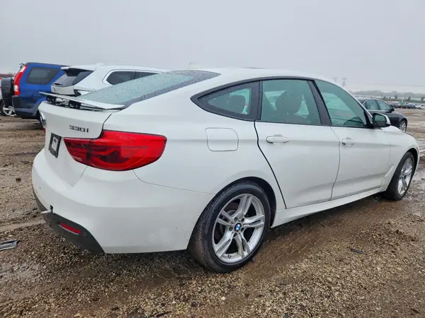 WBA8Z9C56JB220248 — 2018 BMW 3ER, фото 3 с аукциона Copart, Подтопление