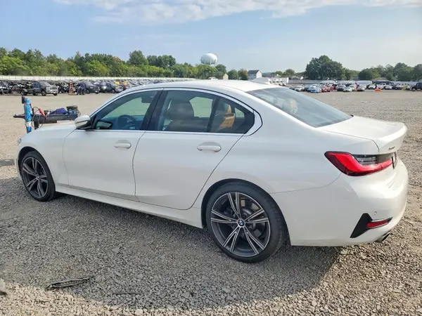 3MW5R7J02M8B92811 — 2021 BMW 3ER, photo 2 from Copart, Minor dents and scratches