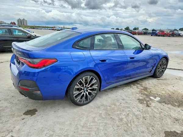 WBA63AV06NFM09833 — 2022 BMW 4ER, фото 3 с аукциона Copart, Подтопление