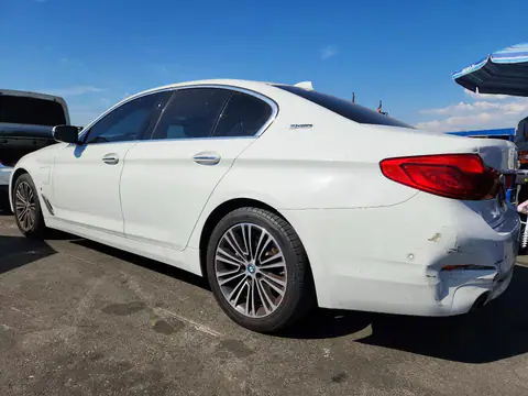 WBAJA9C5XJB033278 — 2018 BMW 530E, foto 2 de Copart 28.10.2026, Parte trasera