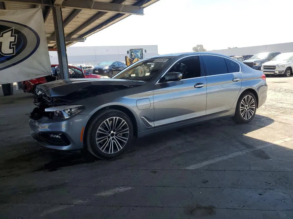 2018 BMW 530e VIN WBAJA9C5XJB250331 фото 1