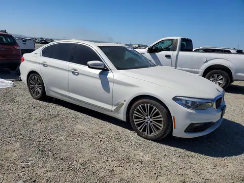 WBAJA9C58JB252403 — 2018 BMW 530E, foto 4 de Copart 20.10.2026, Pequeñas abolladuras y arañazos