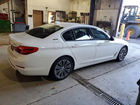 WBAJB1C52KB375324 — 2019 BMW 530XE, photo 3 from Copart 30.10.2026, Front end