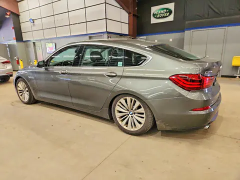 2017 BMW 535 VIN WBA5M4C33HD187176 фото 2