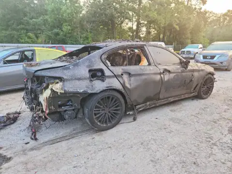 WBAJE5C57JWA95357 — 2018 BMW 5ER, photo 3 from Copart 25.09.2026, Fire