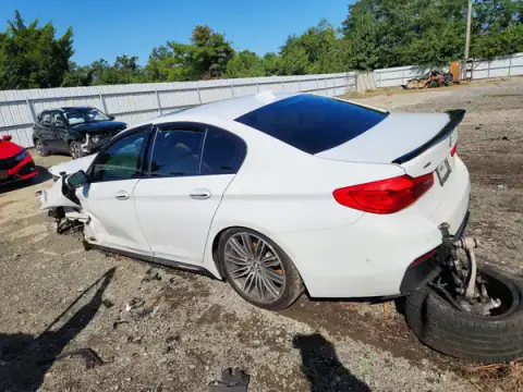 WBAJE7C51JWC54899 — 2018 BMW 5ER, photo 2 from Copart, Front end