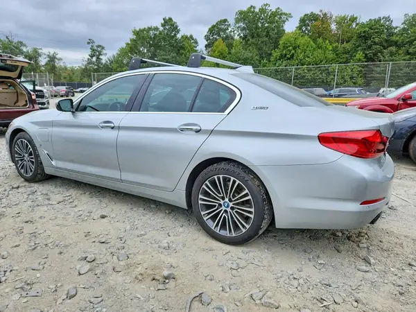 WBAJB1C52JB084529 — 2018 BMW 5ER, zdjęcie 2 z Copart 02.10.2026, Drobne wgniecenia i rysy