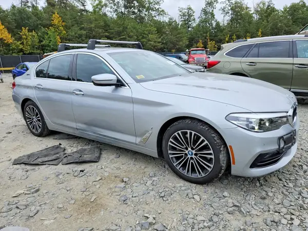WBAJB1C52JB084529 — 2018 BMW 5ER, zdjęcie 4 z Copart 02.10.2026, Drobne wgniecenia i rysy