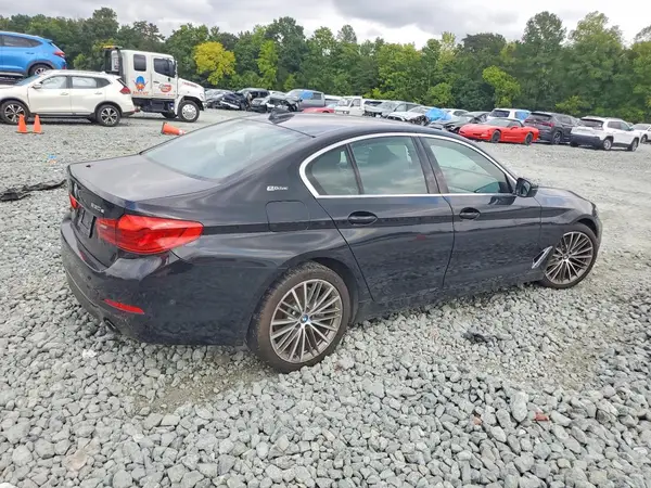 WBAJA9C54KB254148 — 2019 BMW 5ER, zdjęcie 3 z Copart 14.10.2026, Normalne zużycie
