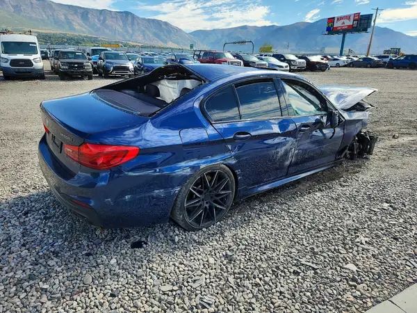 WBAJS7C06LCE42643 — 2020 BMW 5ER, foto 3 de Copart, Vuelco