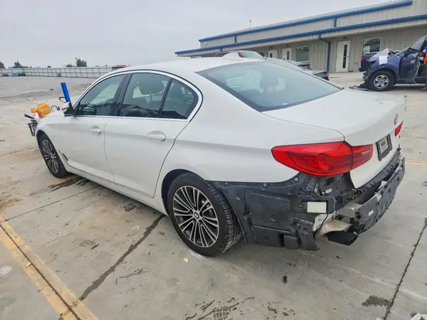 WBAJR3C09LWW60446 — 2020 BMW 5ER, photo 2 from Copart, Rear end