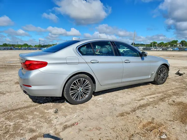 WBAJS3C02LWW83331 — 2020 BMW 5ER, фото 3 с аукциона Copart, Передняя часть