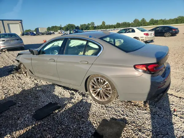 WBA53BH03MWX25427 — 2021 BMW 5ER, photo 2 from Copart, Front end