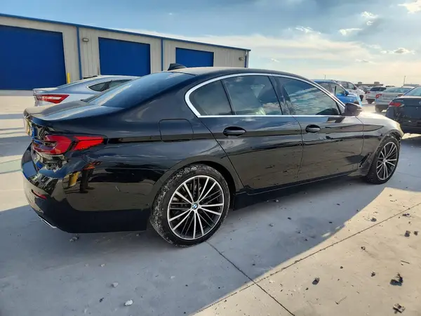 WBA53BH08MWW94420 — 2021 BMW 5ER, photo 3 from Copart, Front end