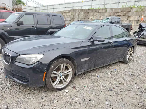 WBAYA6C50FGK16292 — 2015 BMW 740, Повреждения снизу (Undercarriage), фото до ремонта