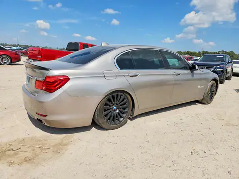 2012 BMW 750 VIN WBAKB8C56CC964529 фото 3