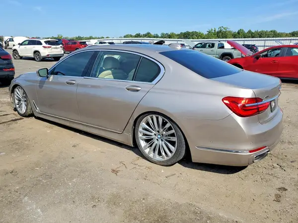 WBA7F2C53GG418258 — 2016 BMW 7ER, zdjęcie 2 z Copart 20.10.2026, Uszkodzenia mechaniczne
