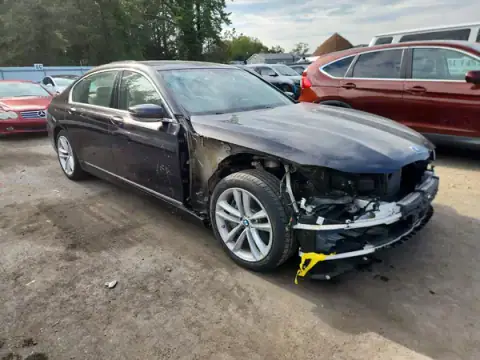 WBA7F2C51HG422035 — 2017 BMW 7ER, zdjęcie 4 z Copart, Przód