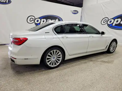 WBA7J2C50JG938262 — 2018 BMW 7ER, фото 3 з Copart, Передня частина