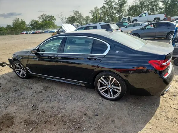 WBA7J2C56JG938184 — 2018 BMW 7ER, photo 2 from Copart, Front end