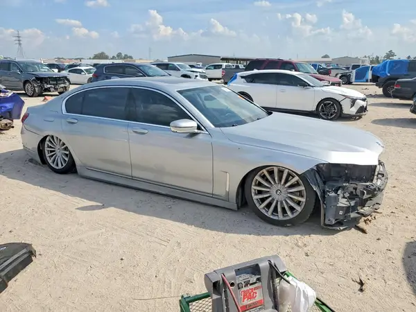 WBA7T2C06LCE05022 — 2020 BMW 7ER, фото 4 с аукциона Copart, Подтопление