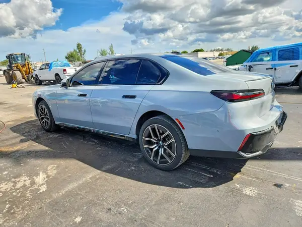 WBA23EH01RCR48806 — 2024 BMW 7ER, photo 2 from Copart, Front end