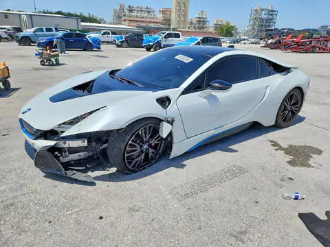 WBY2Z2C59GV675486 — 2016 BMW i8, Parte delantera (Front End), fotos antes de reparar