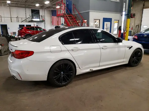 WBSJF0C56KB284857 — 2019 BMW M5, фото 3 с аукциона Copart 29.09.2026, Механические повреждения