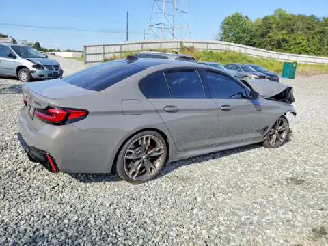 WBA13BK0XMCH18874 — 2021 BMW M5, zdjęcie 3 z Copart, Przód