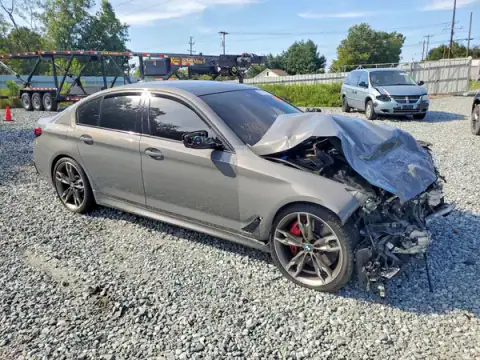WBA13BK0XMCH18874 — 2021 BMW M5, zdjęcie 4 z Copart, Przód